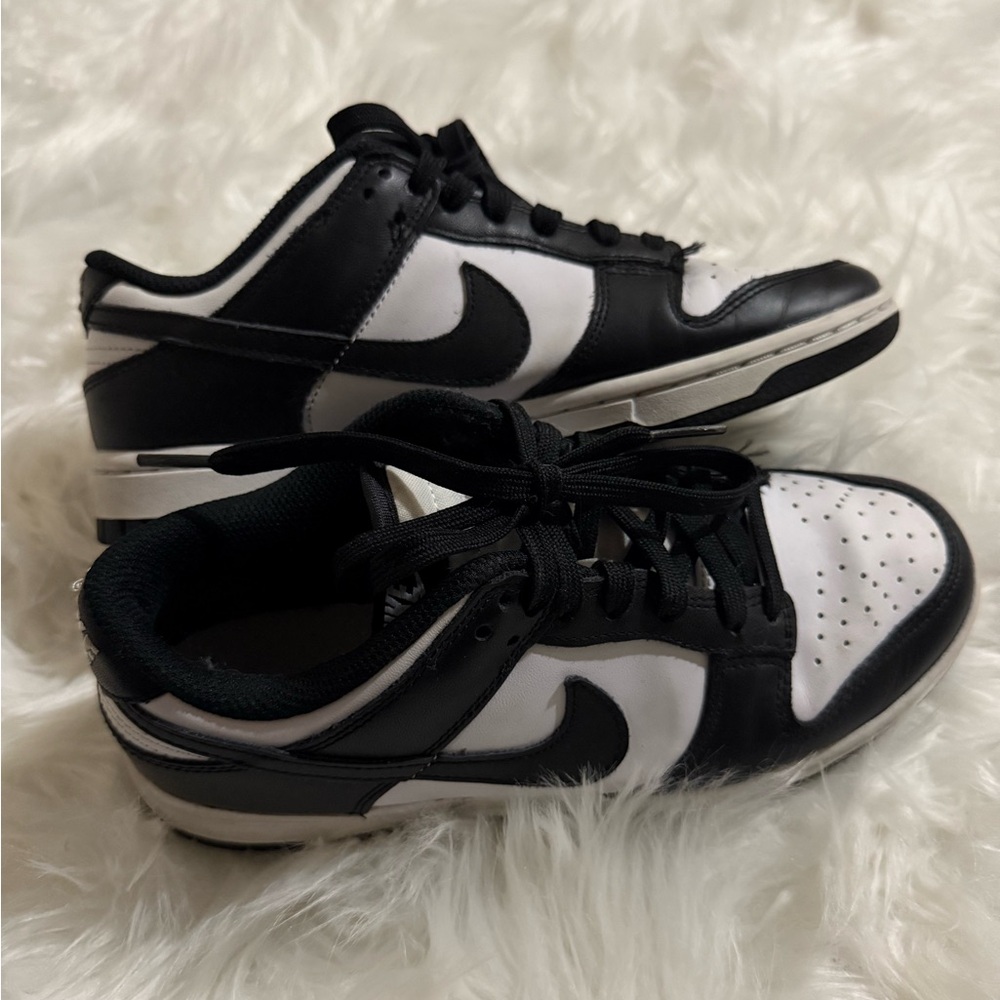 Women’s Nike Panda Dunk Low Sneakers
Size 7.5